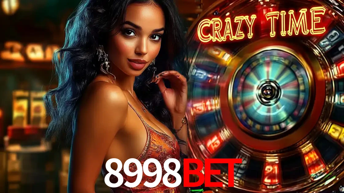 Mulher elegante ao lado da vibrante roda da fortuna do jogo de cassino ao vivo Crazy Time, um dos game shows mais populares e cheios de prêmios do 8998BET.